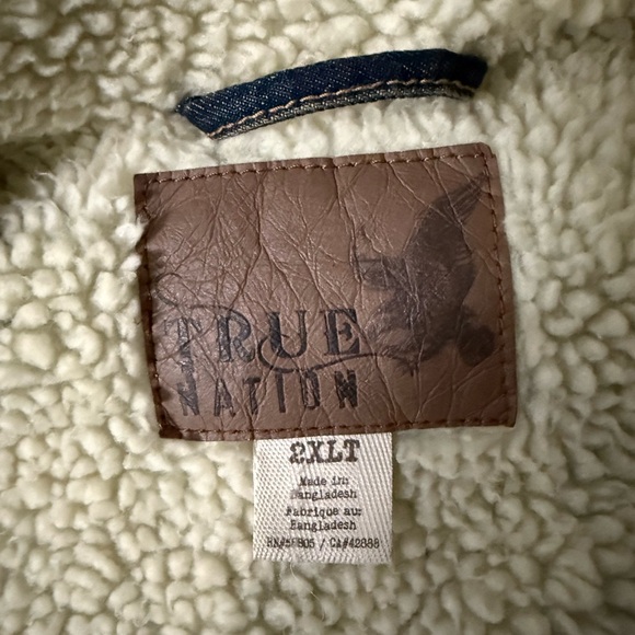 Levi's Blue Denim Jacket with Sherpa Lining - Picture 3 of 4